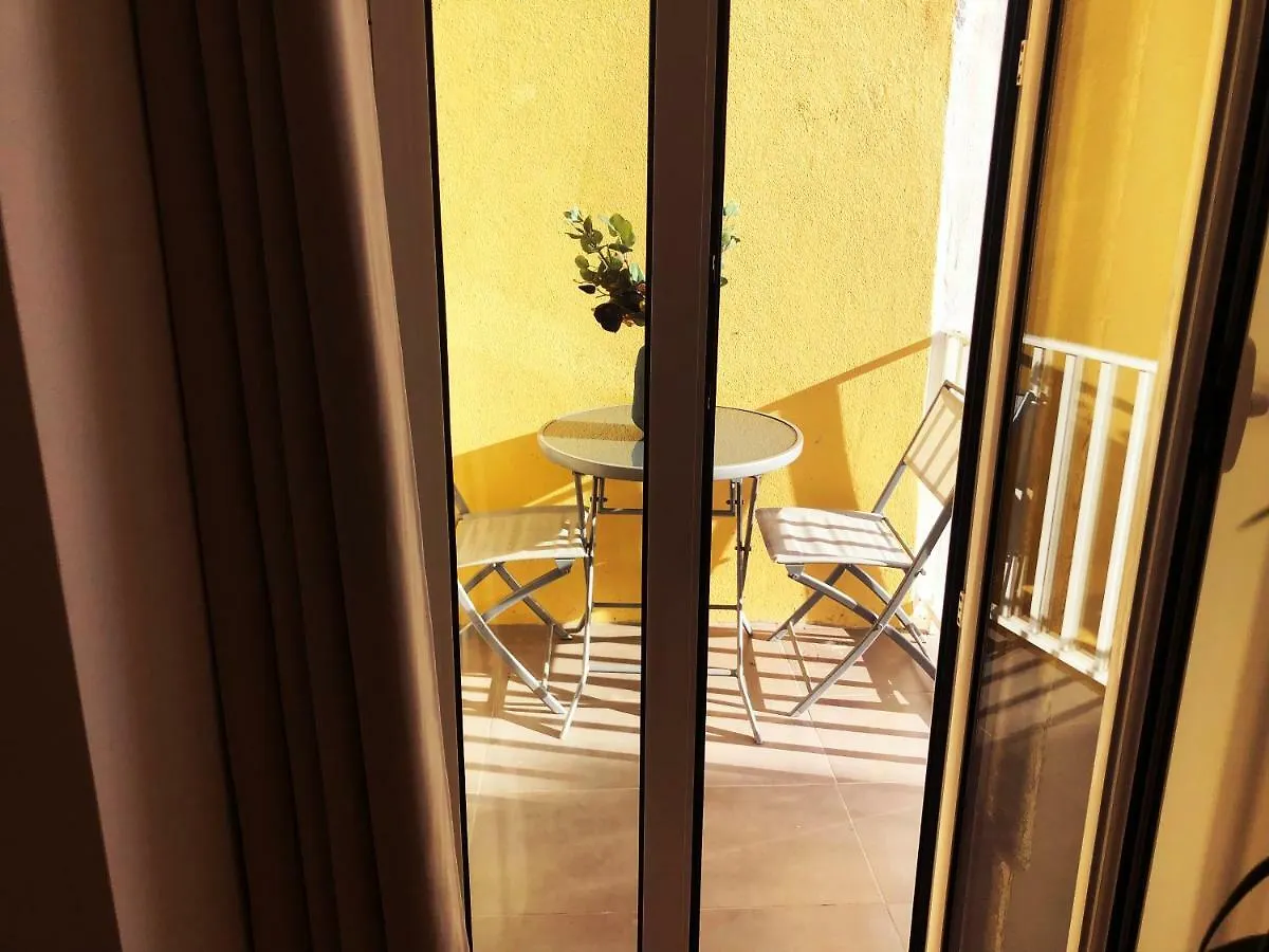 20 1 - Lisbon Central Apartment With Terrace