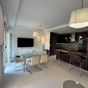 https://appartement-calme-familial-3-ch-avec-terrasses.fr-provencehotel.com